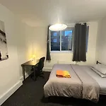Shoreditch Rooms R1